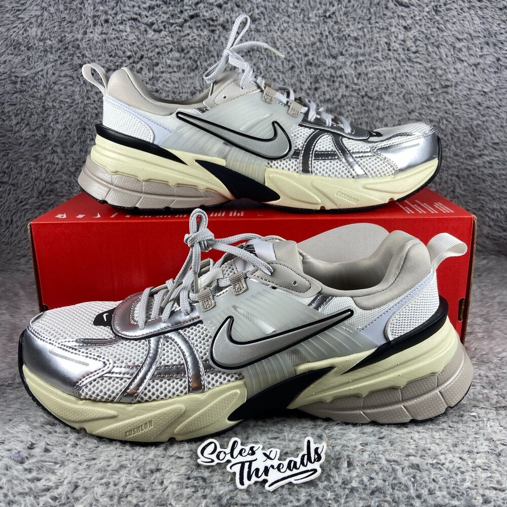 Nike V2K Running Sz 12.5 Women = 11 Men Summit White Metallic Silver FD0736-100